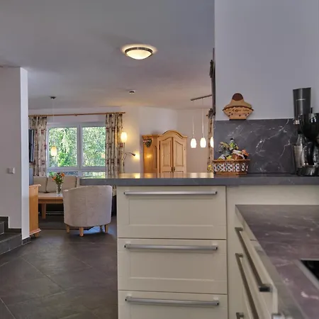 Haus Nicola باد جاستاين